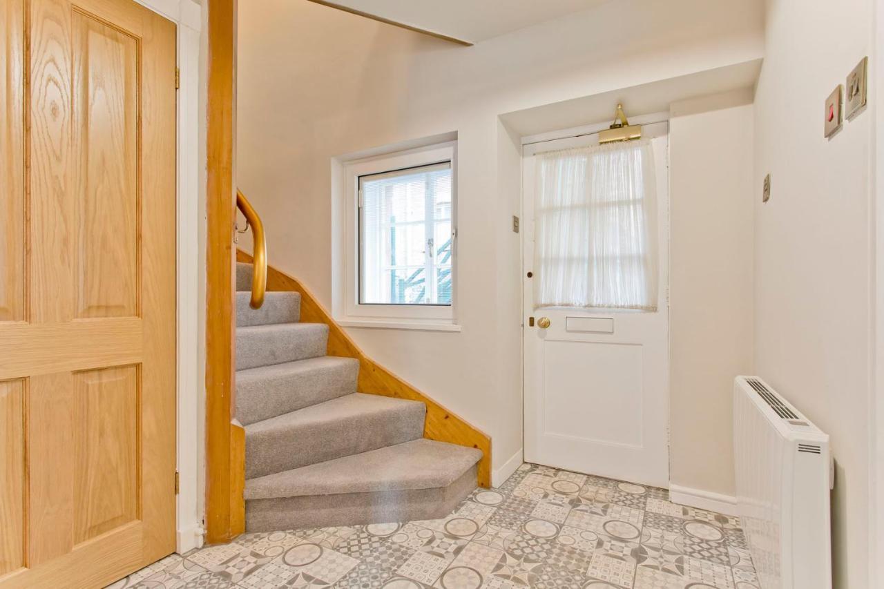 Newly Reno'D 2 Bed With Free Parking — Photos 3